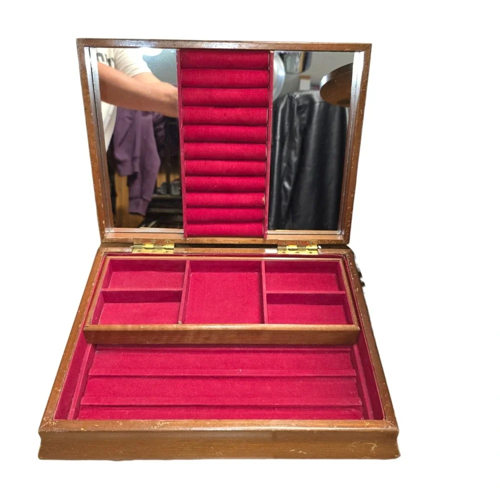 Vintage Jewelry‎ Box Wood London Leather Co Floral Tapestry Red Velvet Lining
